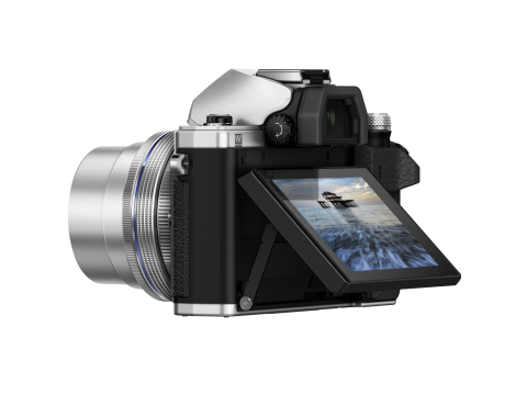Olympus E-M10 Mark II + 14-42mm, silver.Picture4
